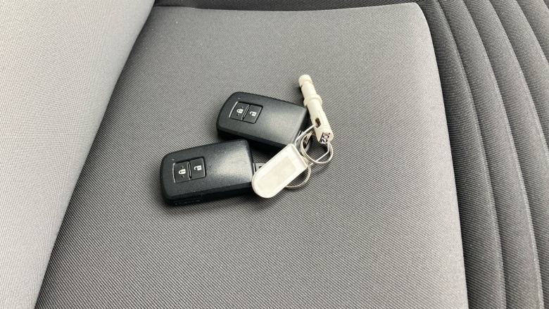 Toyota Yaris 1.0 VVT-i Icon 5dr Petrol Hatchback